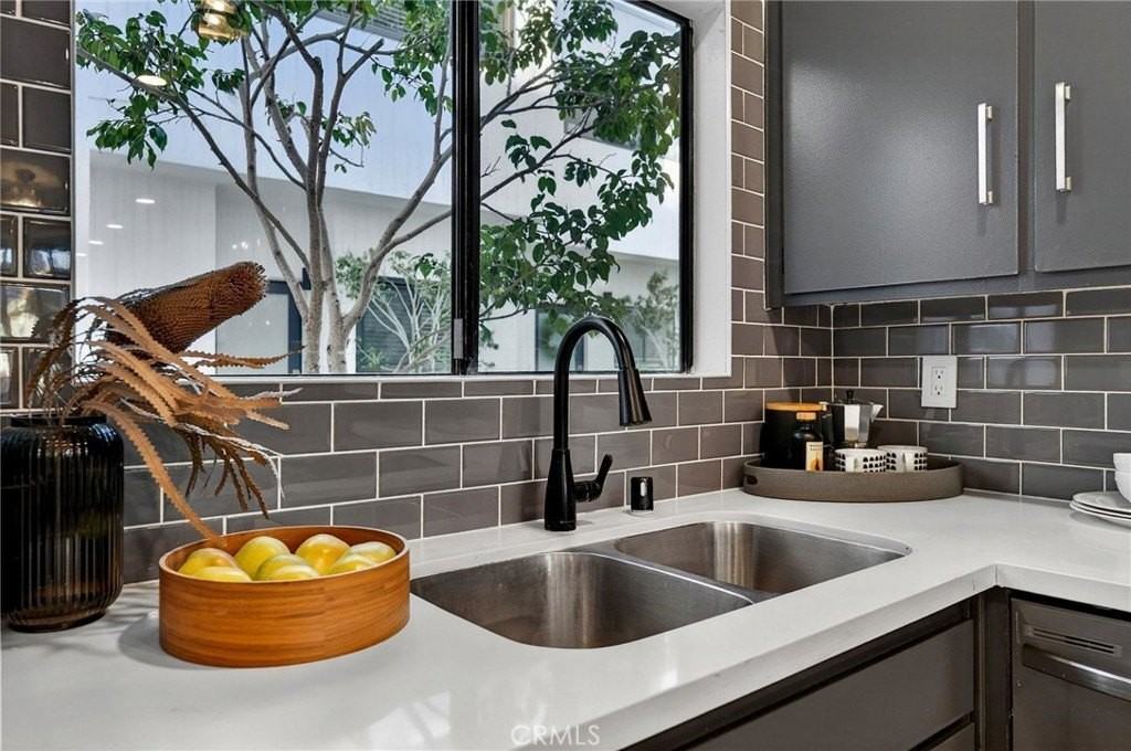 2500 Abbot Kinney Blvd #9 - Photo 4 of 32