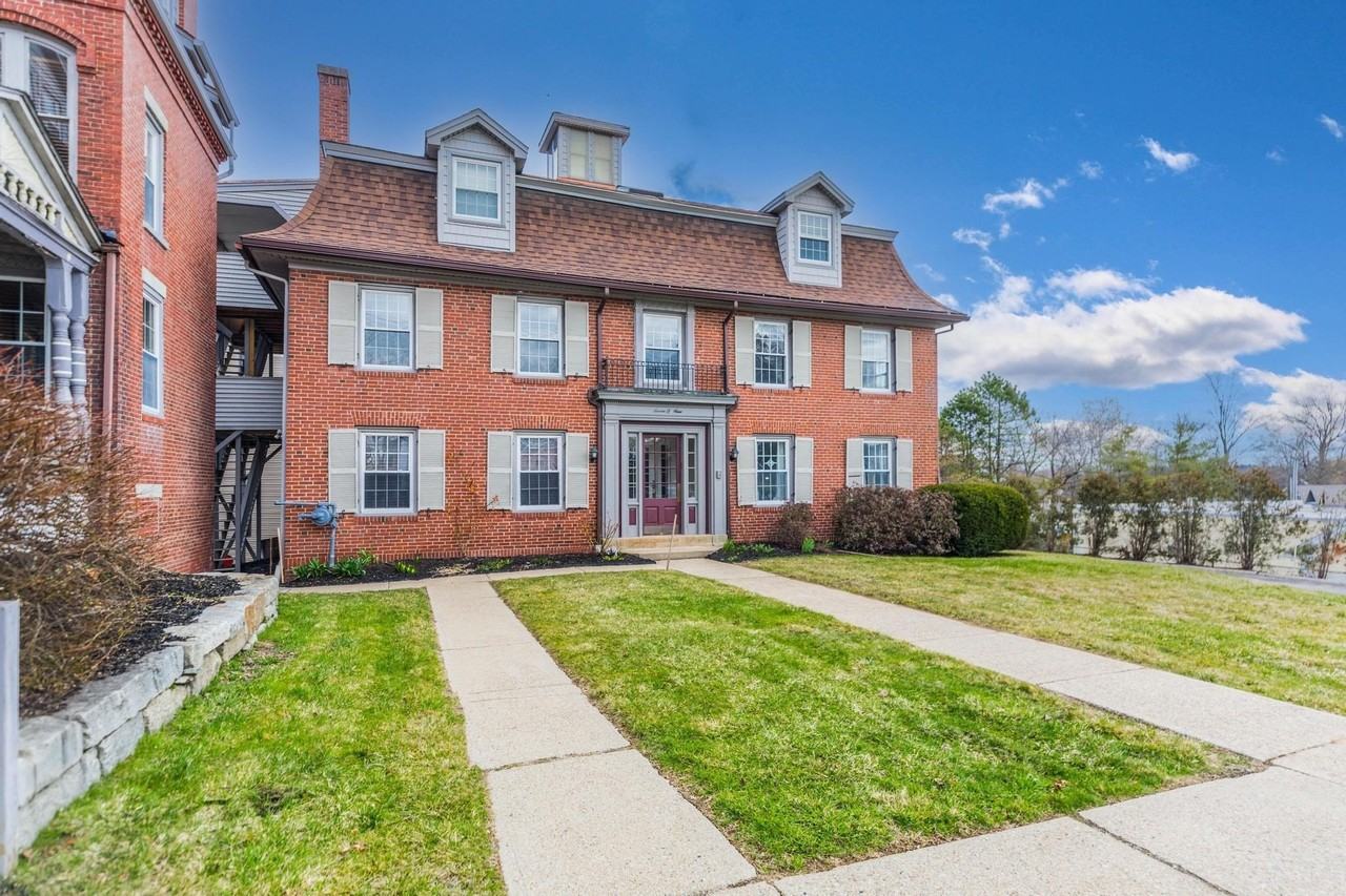 709 Central Ave #4 - Photo 4 of 19