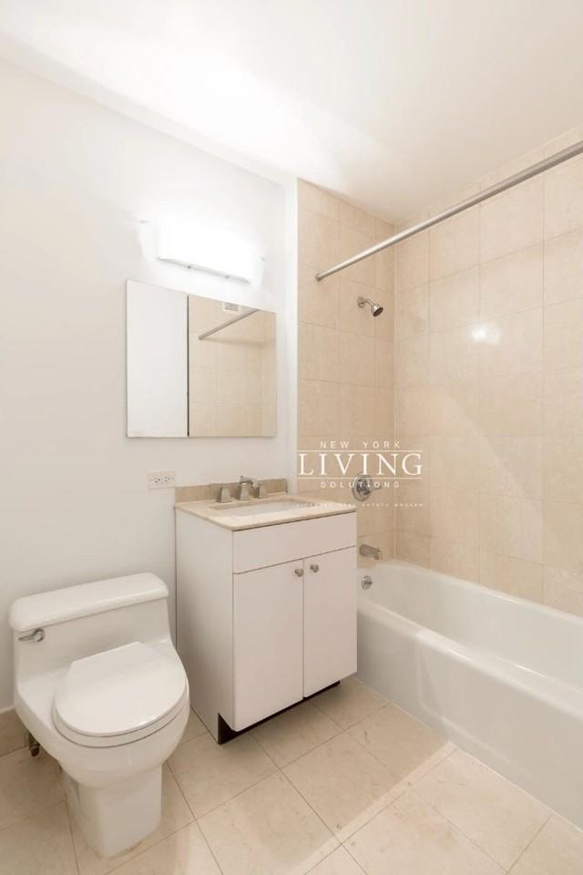 W 48th St #17A - Photo 5 of 7