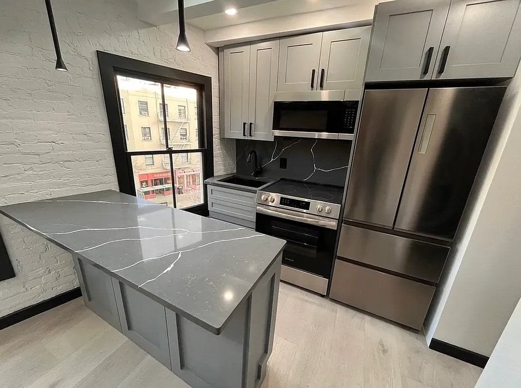 202 E 13th St #3 - Photo 4 of 12