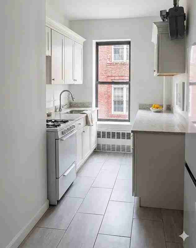 34 Ludlow St #14 - Photo 4 of 5