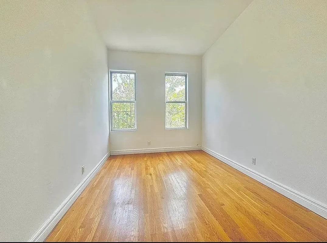 105 Wilson Ave #2R - Photo 2 of 4