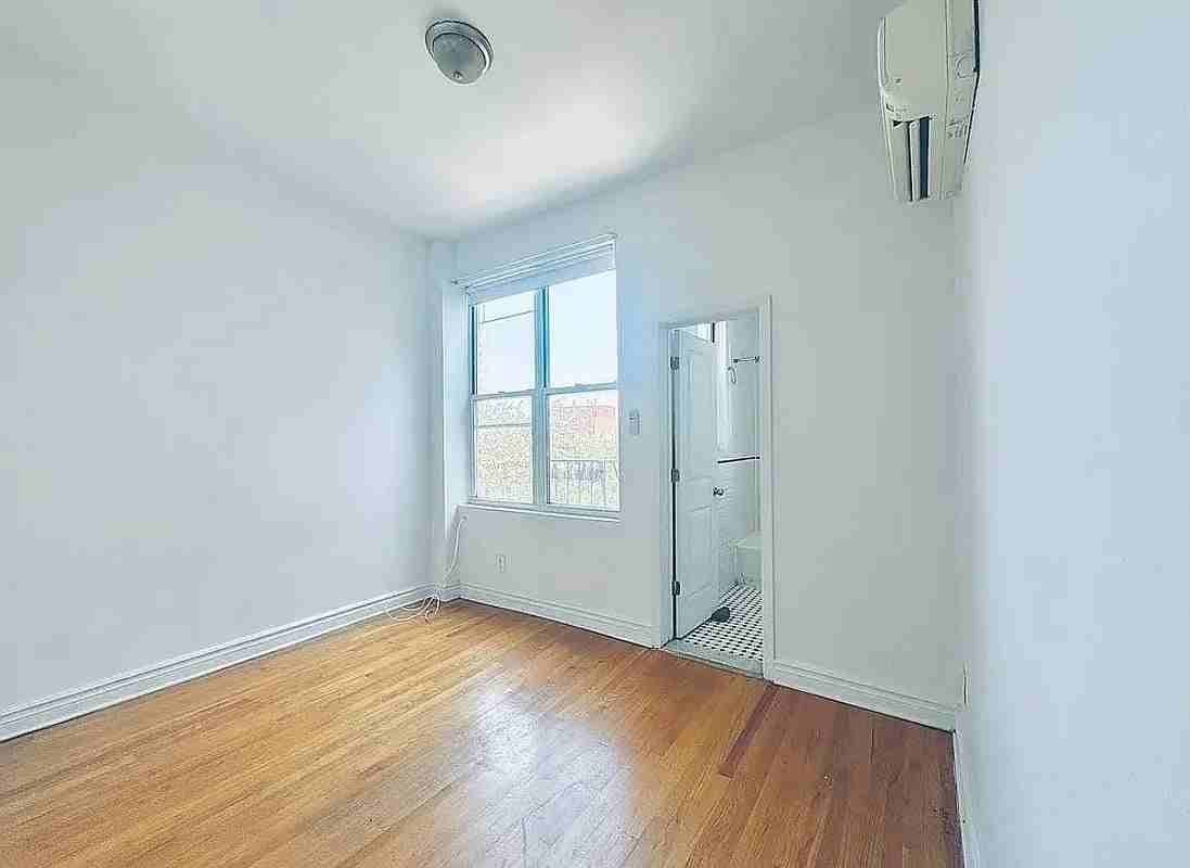 105 Wilson Ave #2R - Photo 3 of 4