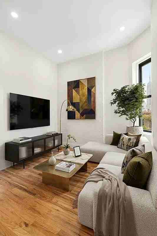 75 Thompson St #7 - Photo 2 of 4