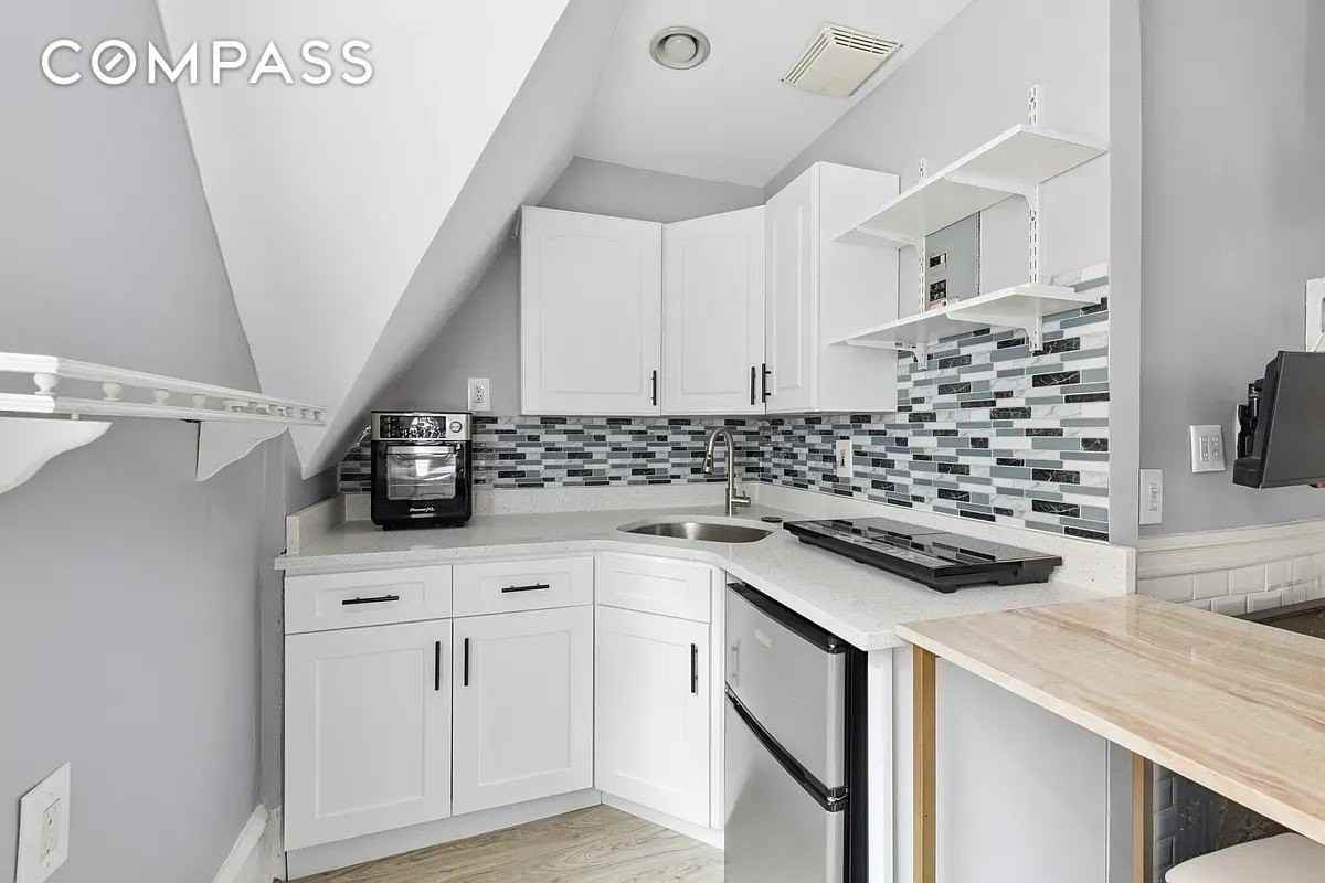 163 W 79th St #5F - Photo 3 of 5