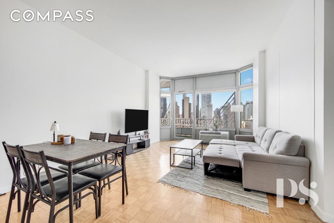 200 E 32nd St #33C - Photo 3 of 12
