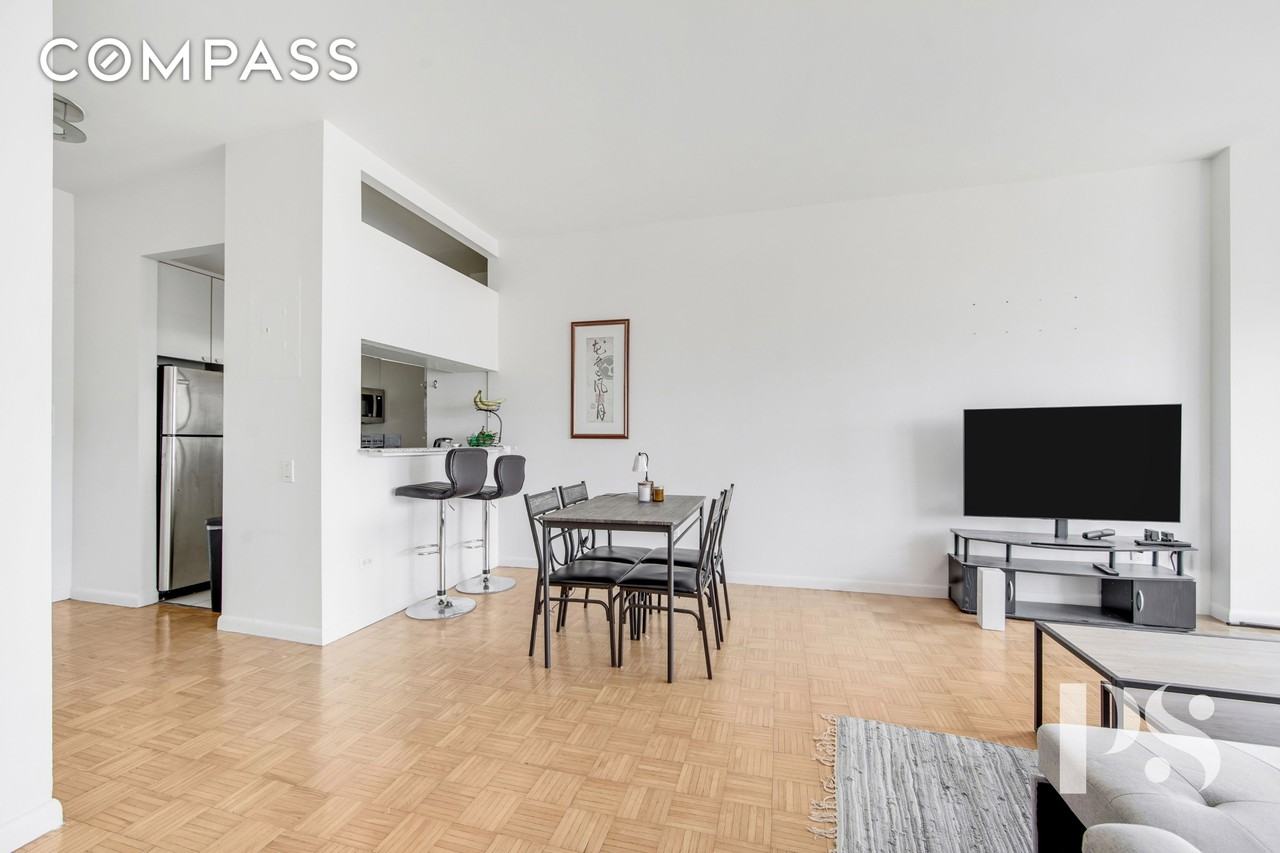 200 E 32nd St #33C - Photo 4 of 12