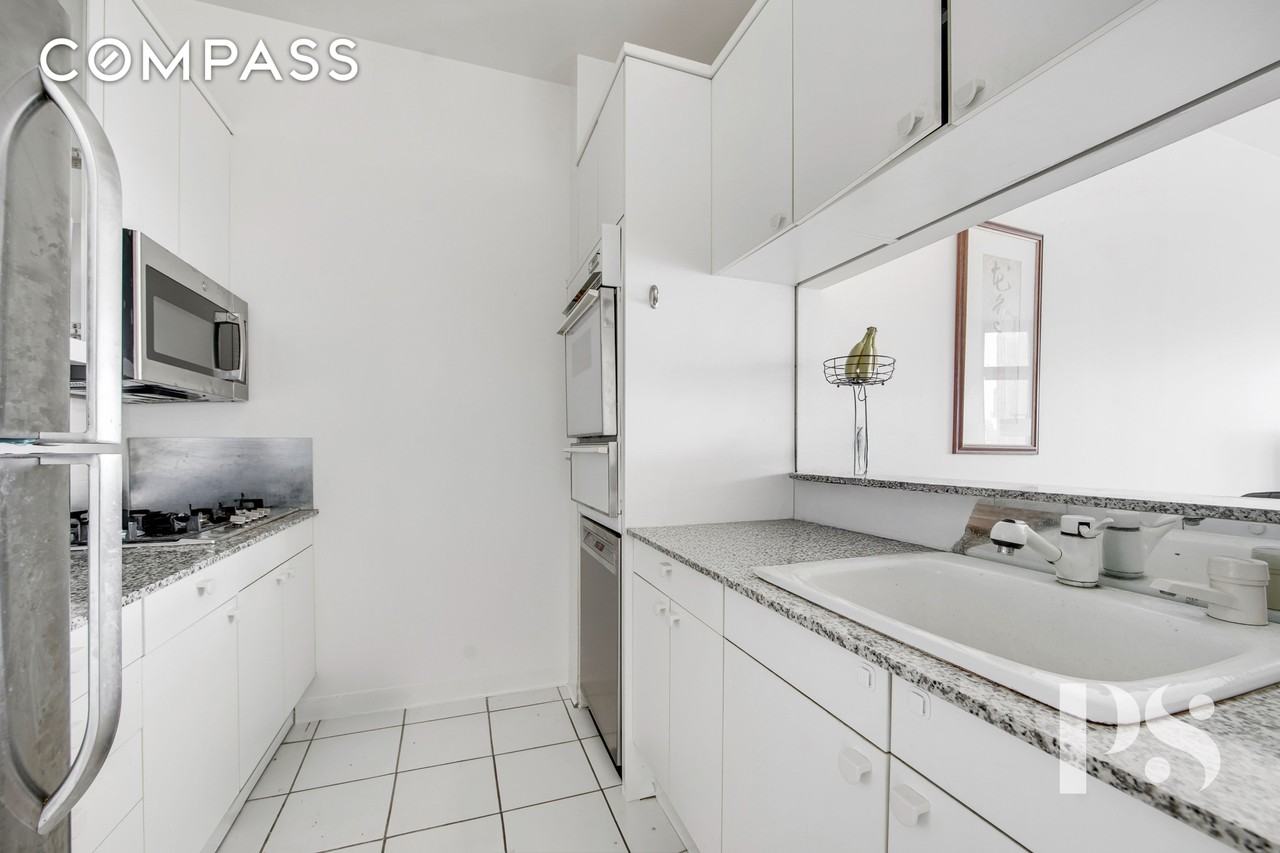 200 E 32nd St #33C - Photo 6 of 12