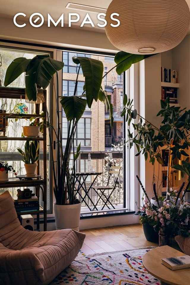 982 Willoughby Ave #3A - Photo 5 of 10