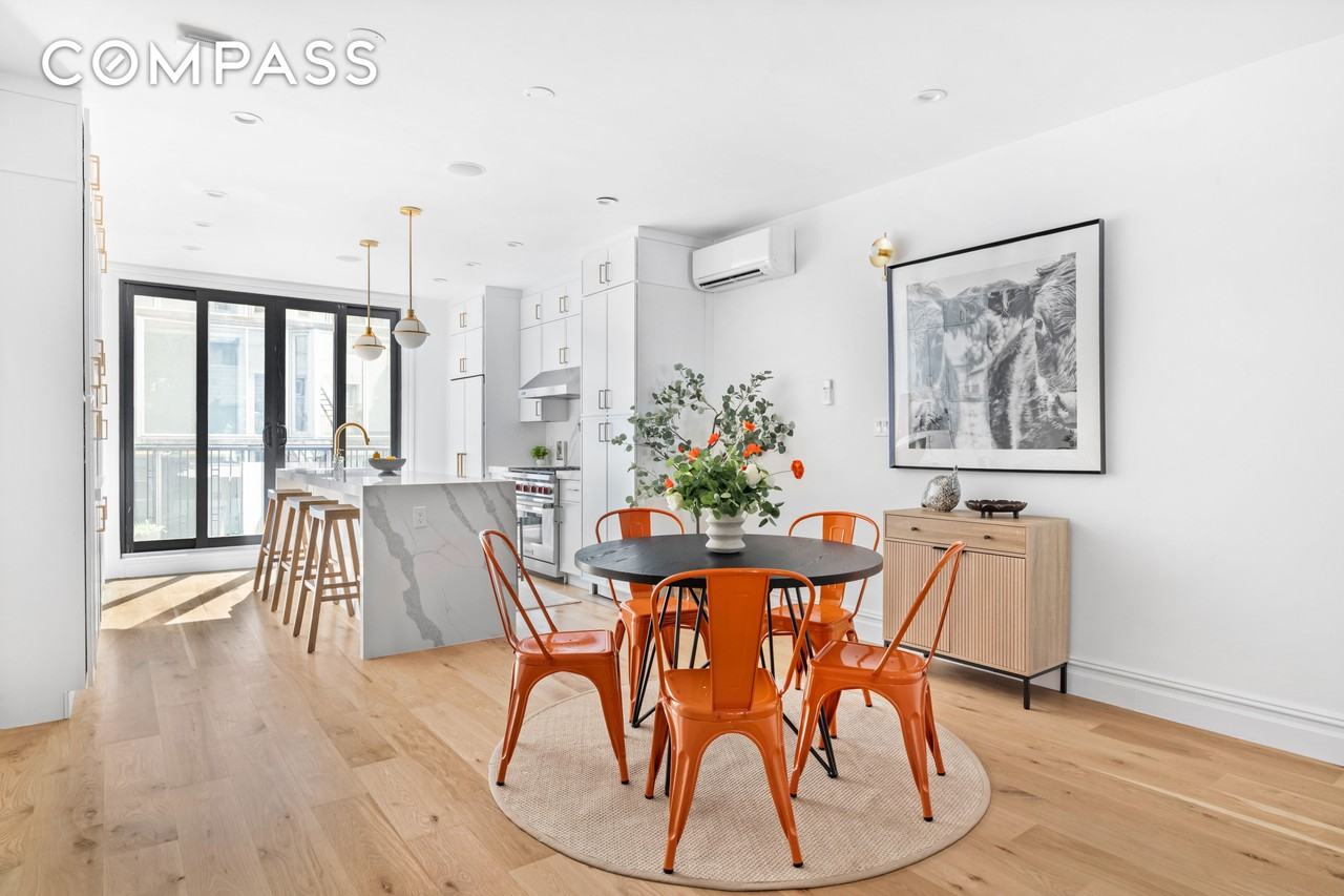 576 Carroll St #2 - Photo 3 of 14