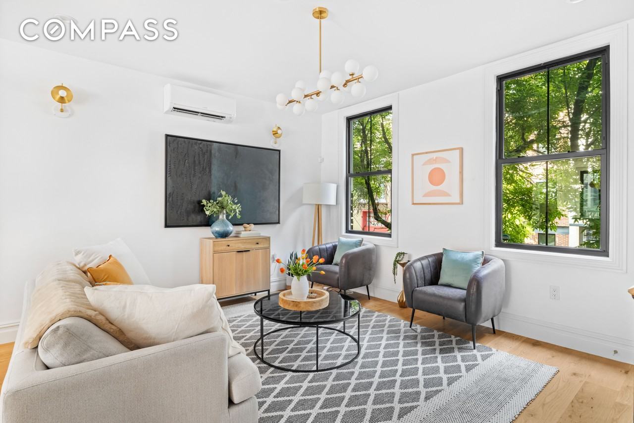 576 Carroll St #2 - Photo 5 of 14