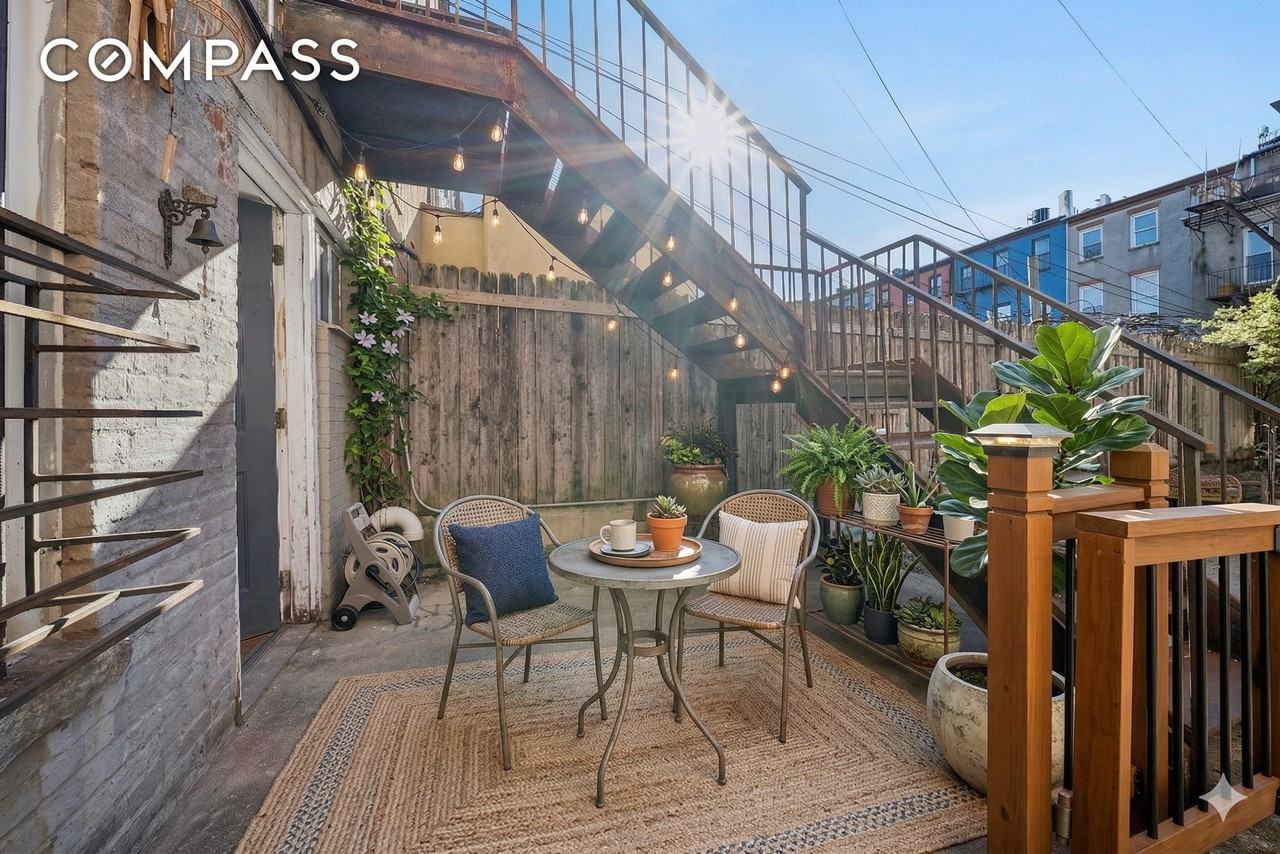 490A Monroe St #1 - Photo 3 of 11