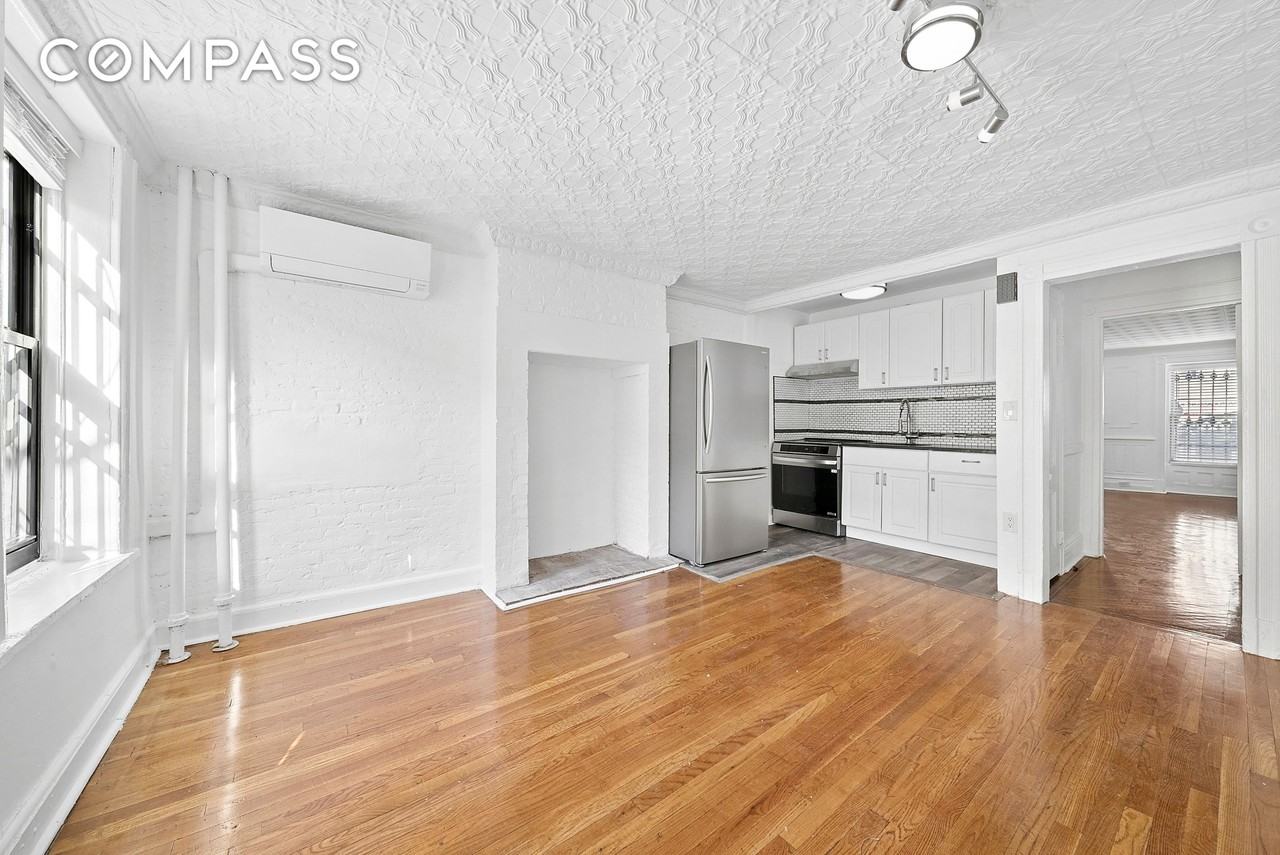 490A Monroe St #1 - Photo 4 of 11