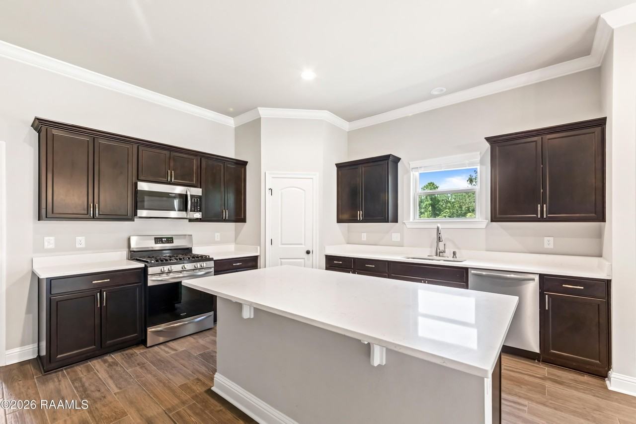 128 Rose Of Sharon Ln - Photo 3 of 35