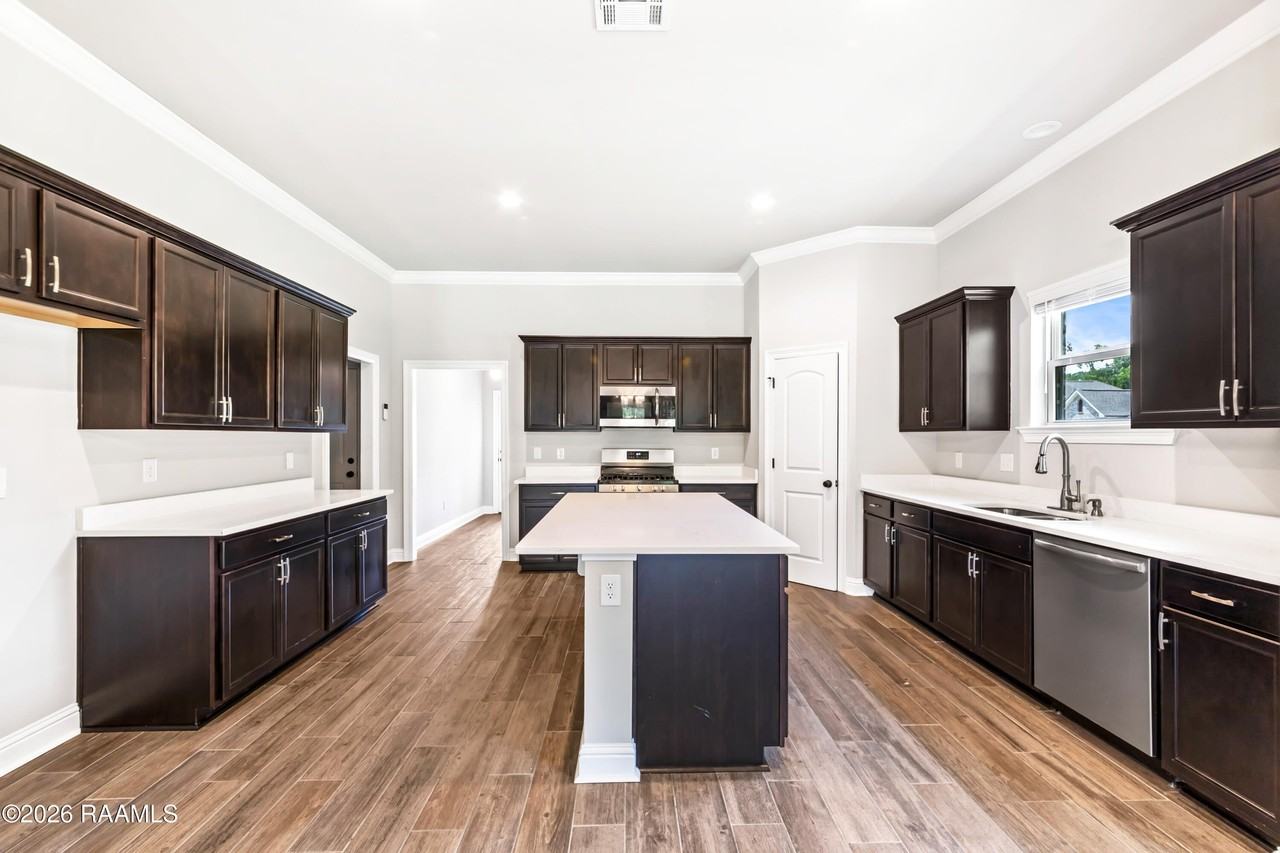 128 Rose Of Sharon Ln - Photo 7 of 35