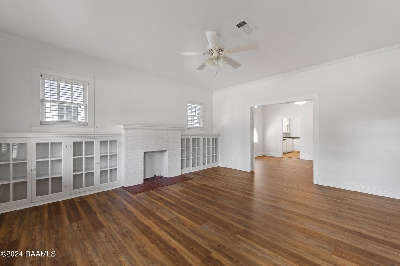 302 Versailles Blvd - Photo 2 of 21