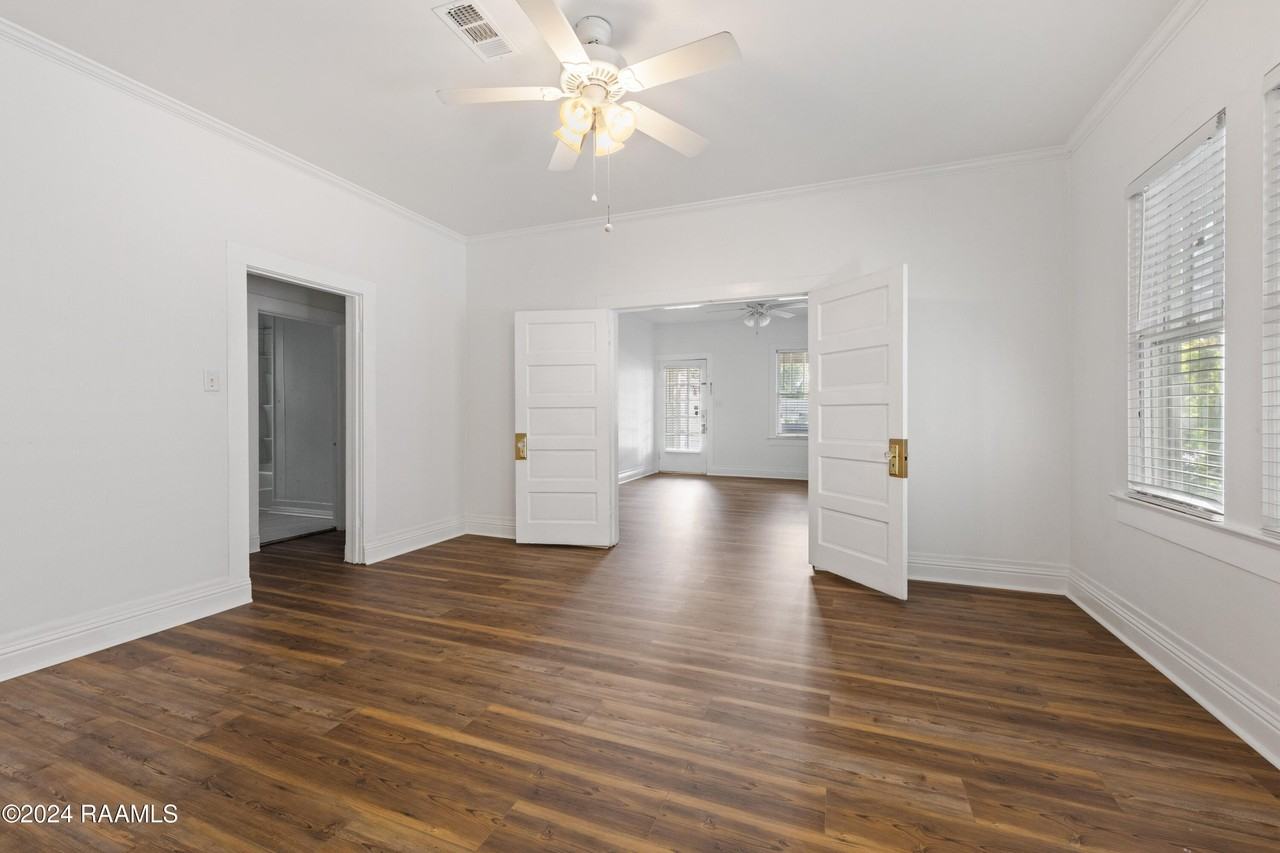 302 Versailles Blvd - Photo 6 of 21