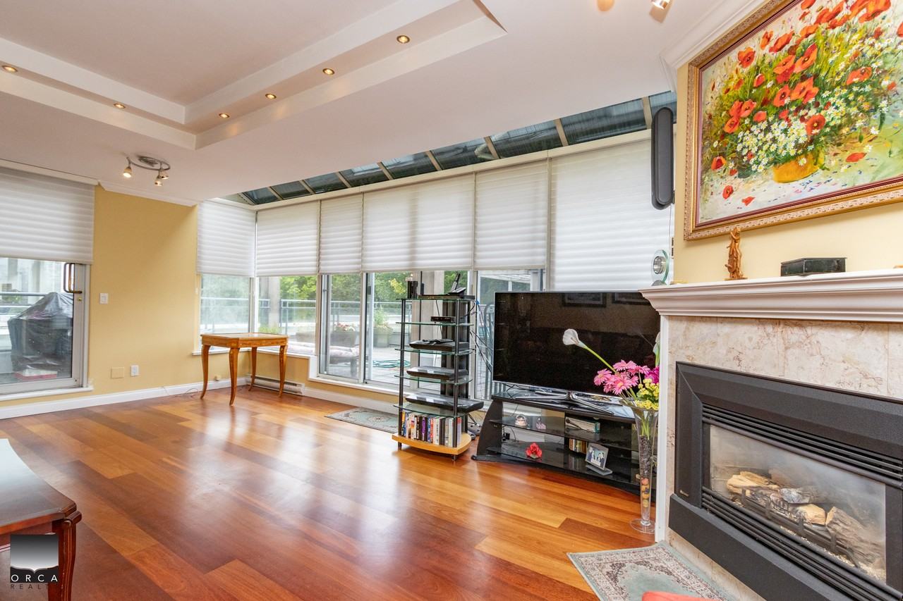 2628 Apartment Building - Photo 7 of 26