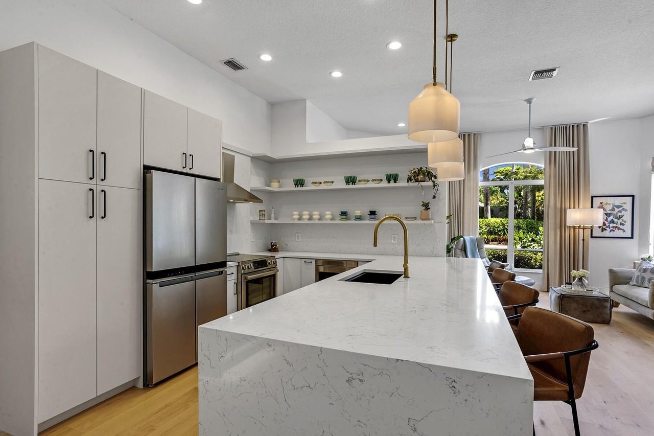 7655 Estuary Ct - Photo 5 of 16