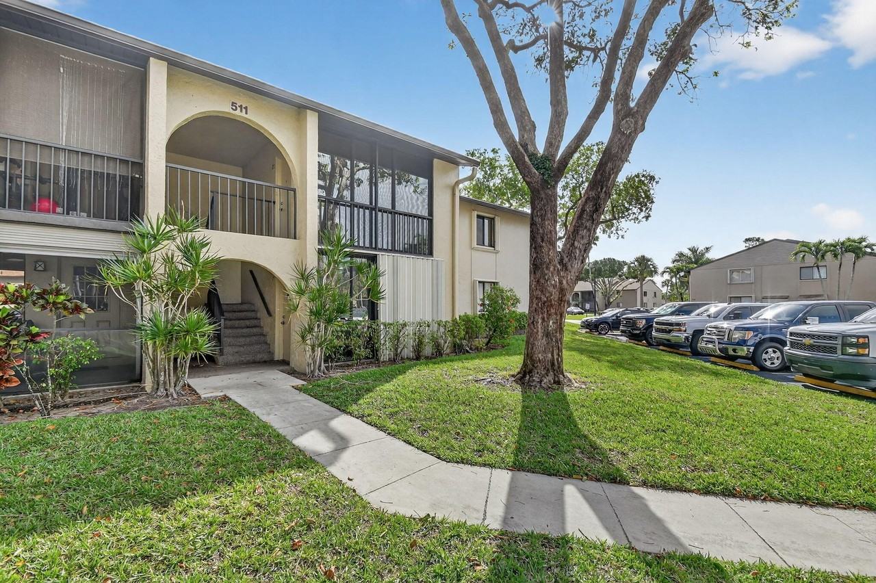 511 Shady Pine Way Apt D2 - Photo 2 of 39