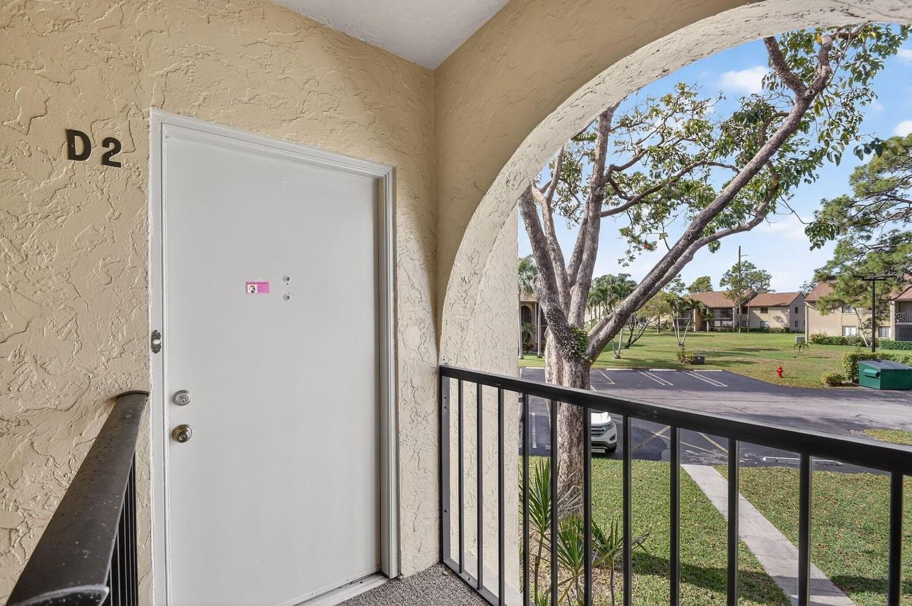 511 Shady Pine Way Apt D2 - Photo 4 of 39