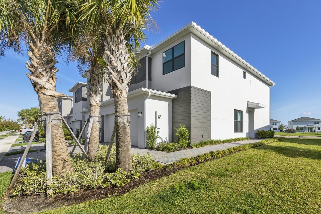 14075 Sw Thorens Dr - Photo 5 of 48