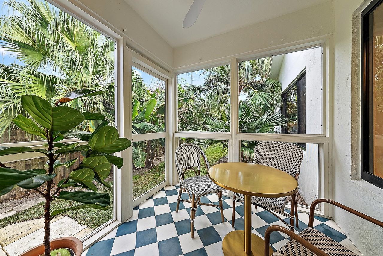 1271 Morse Blvd - Photo 4 of 21