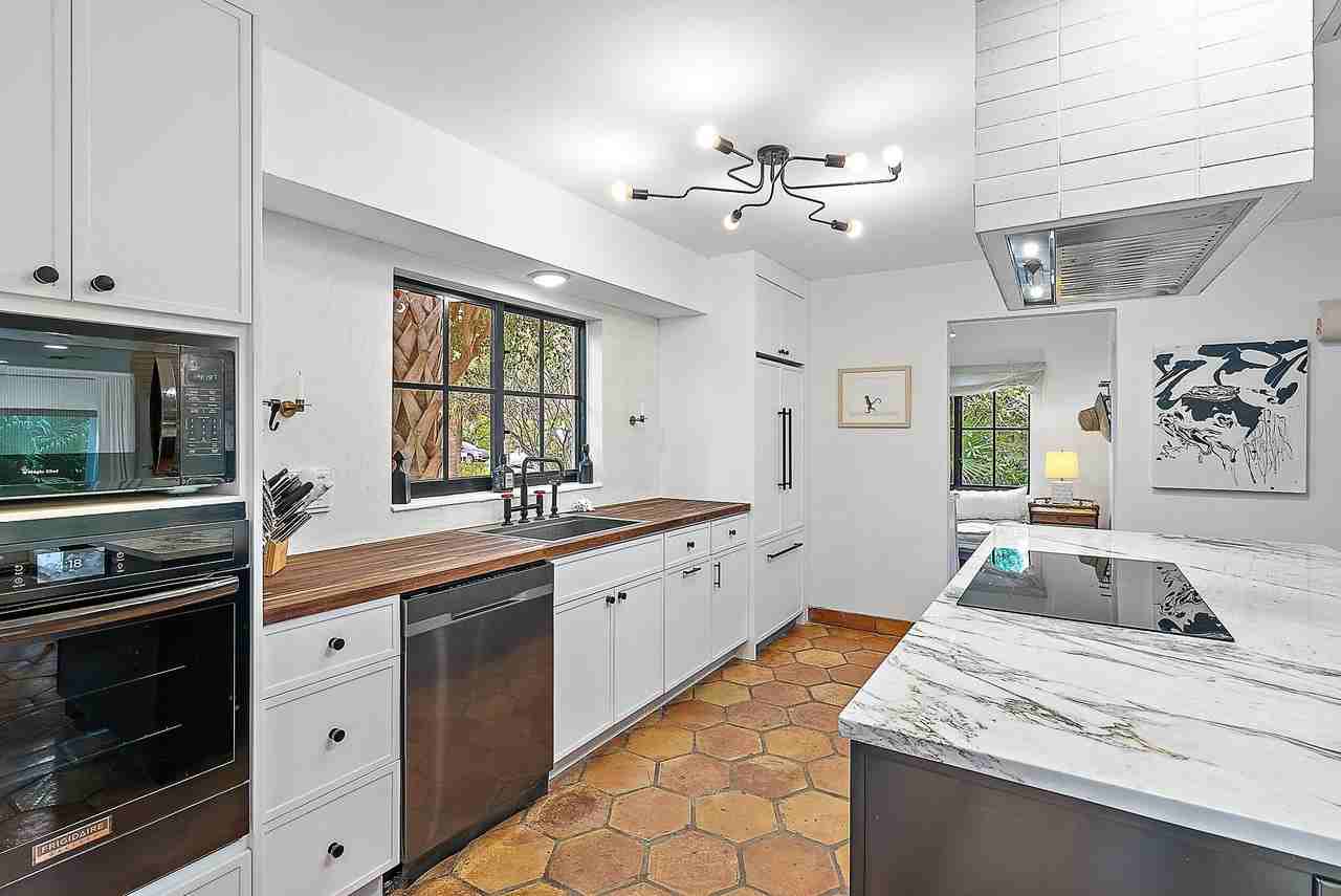 1271 Morse Blvd - Photo 6 of 21