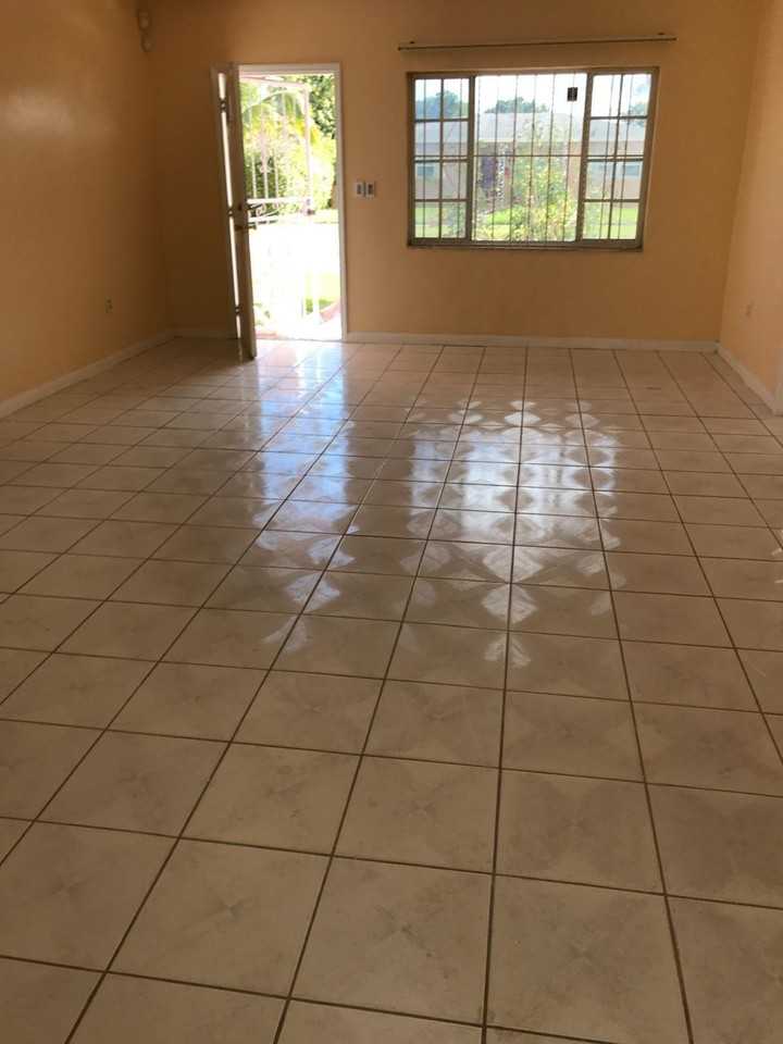 1531 Nw 134th St - Photo 3 of 9