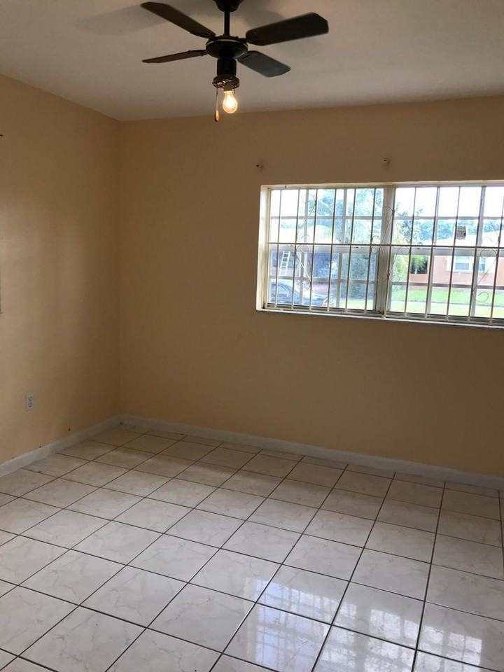 1531 Nw 134th St - Photo 6 of 9