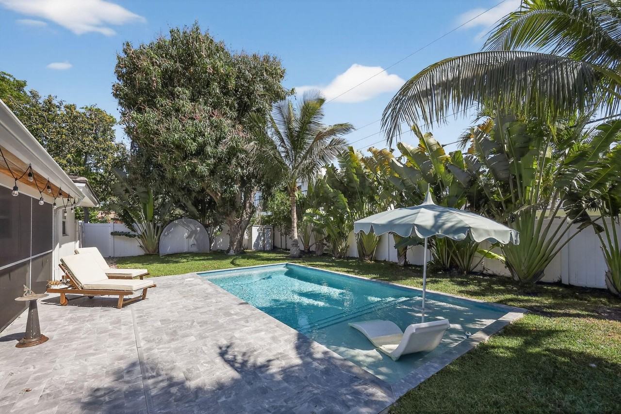 976 Sw 11th St - Photo 4 of 29