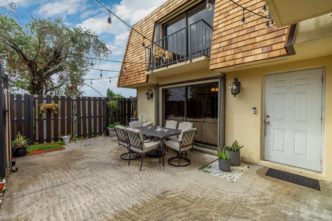 393 Lake Arbor Dr - Photo 4 of 28