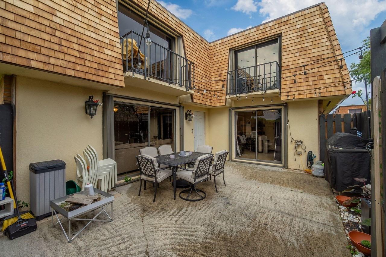 393 Lake Arbor Dr - Photo 5 of 28