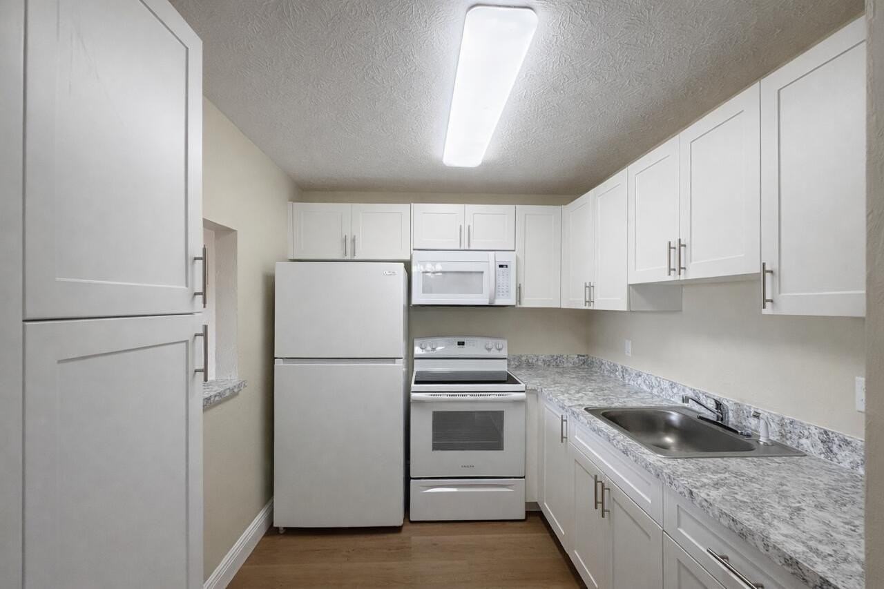 700 Village Green Ct #316 - Photo 7 of 23