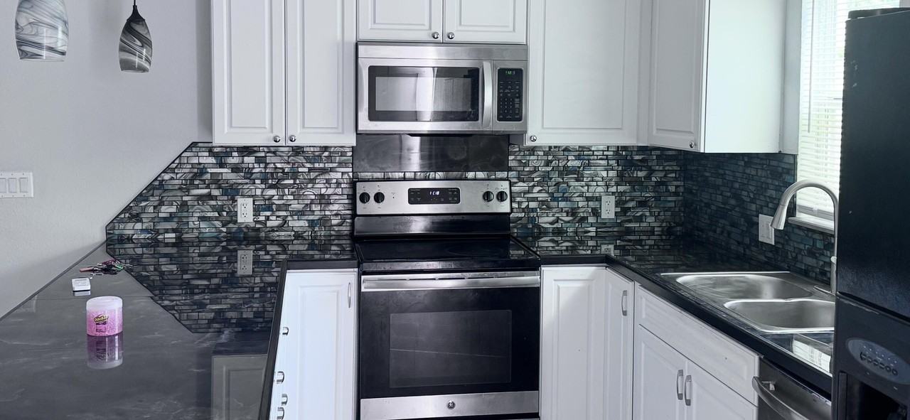 731 46th St - Photo 2 of 13