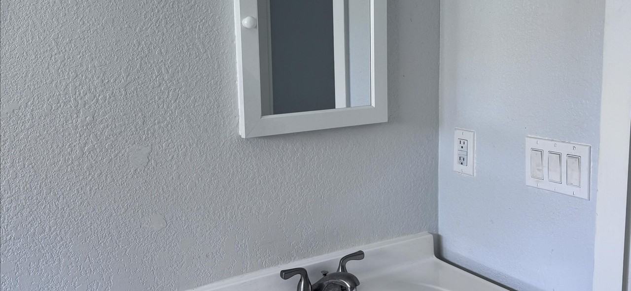 731 46th St - Photo 5 of 13