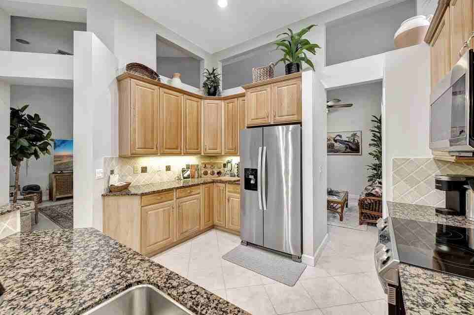 7602 Greenbrier Cir - Photo 6 of 28