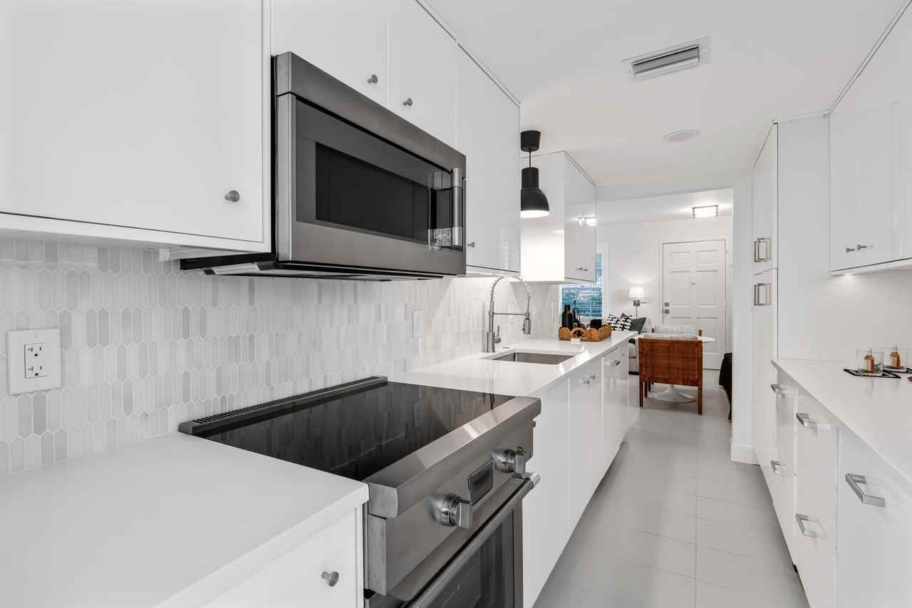 134 Peruvian Ave Apt 104 - Photo 5 of 20