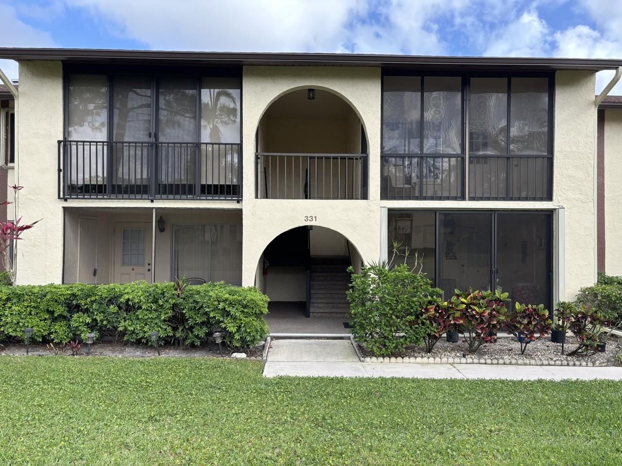 331 Knotty Pine Cir Apt B-2 - Photo 2 of 8