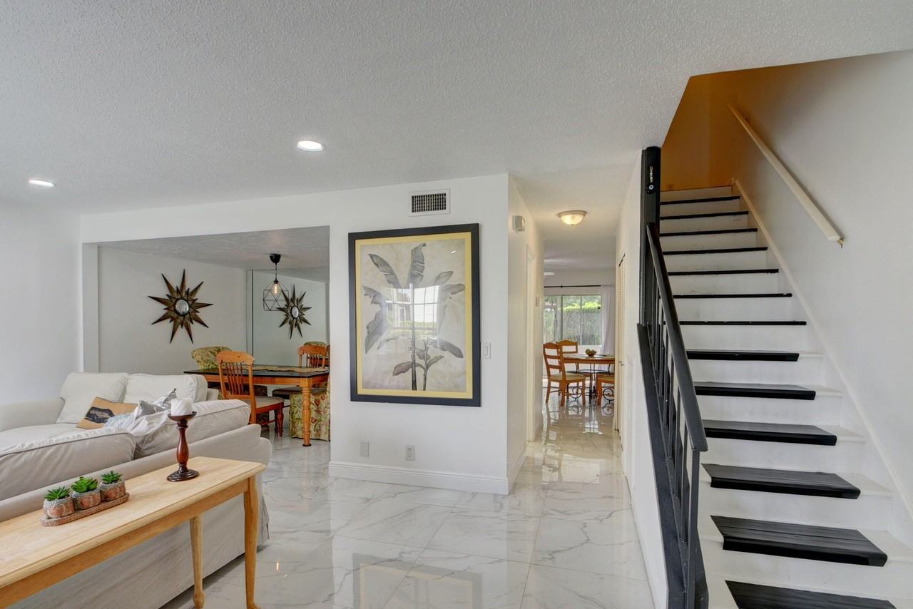 11862 Brier Patch Ct E - Photo 3 of 37