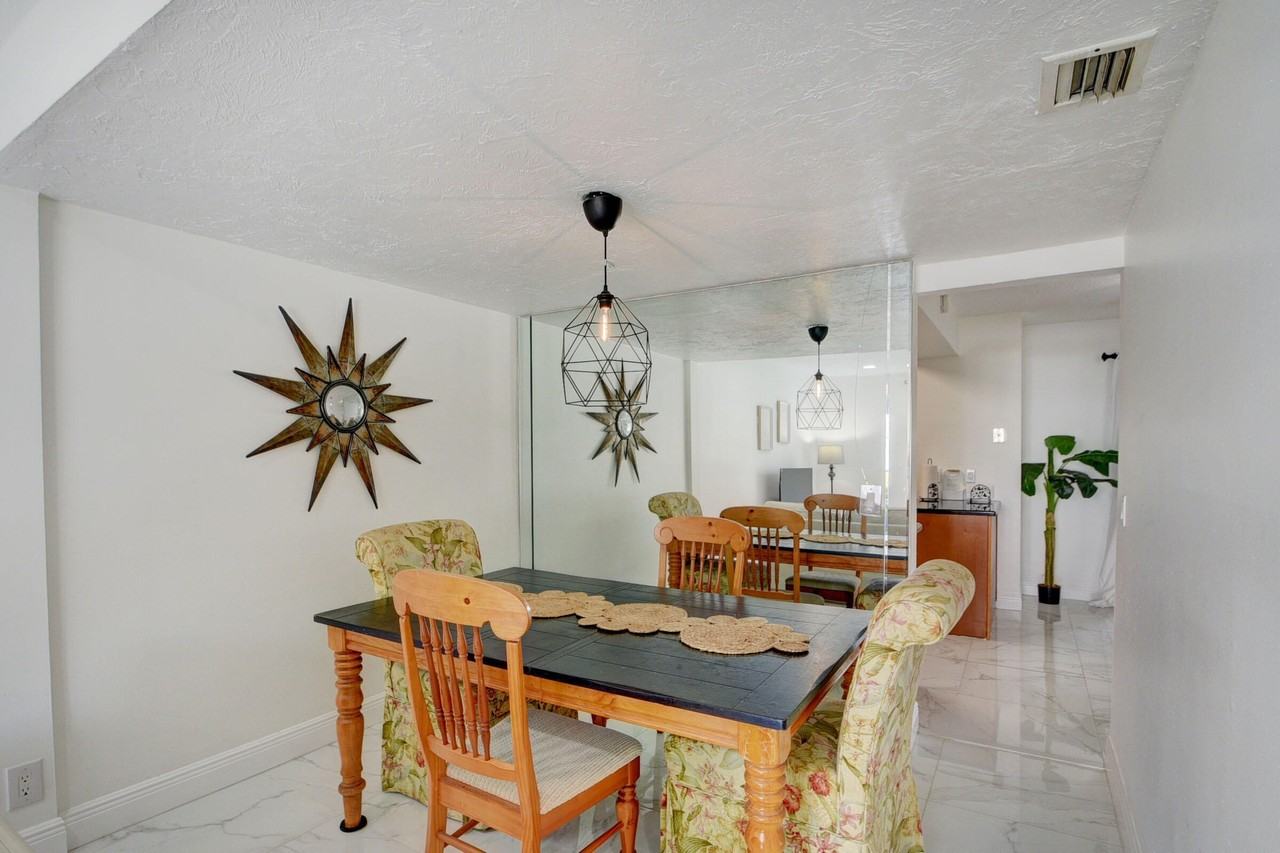 11862 Brier Patch Ct E - Photo 7 of 37