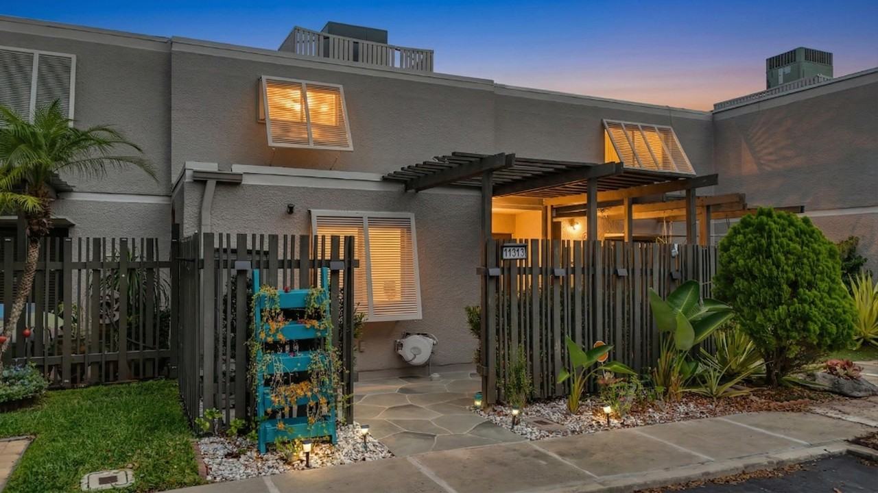 11313 Nw 15th St - Photo 4 of 50