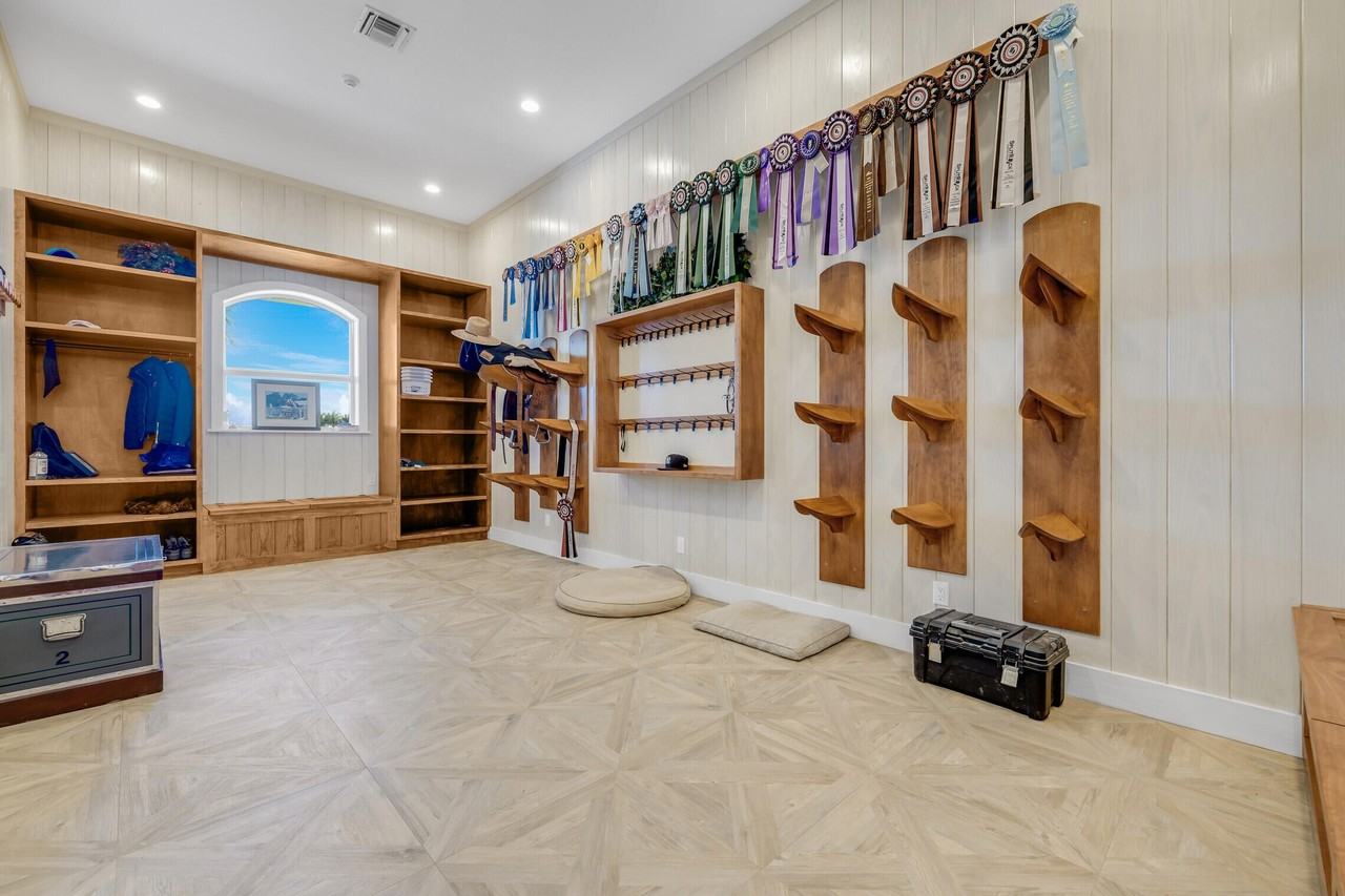 5181 Lasso Way - Photo 7 of 31
