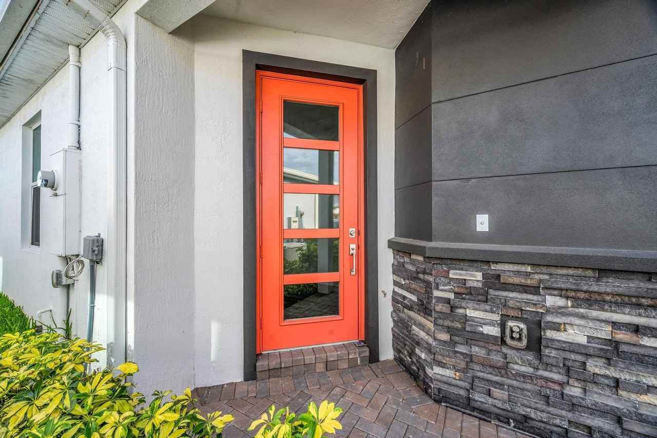 9060 Sw Remy Ln - Photo 4 of 33