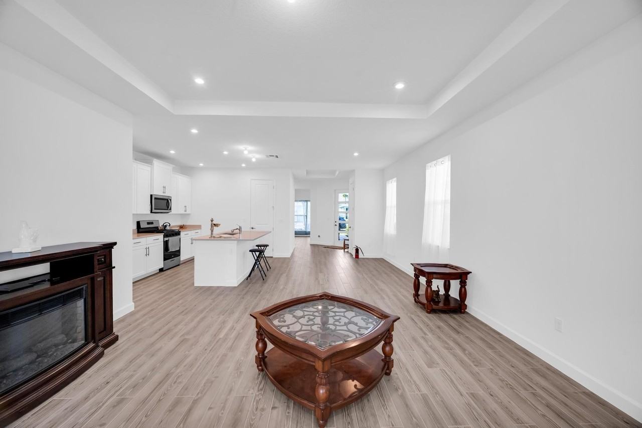 9060 Sw Remy Ln - Photo 6 of 33