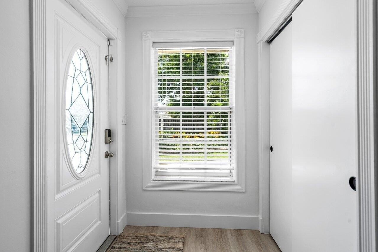 5221 Ne 26th Ave - Photo 3 of 13