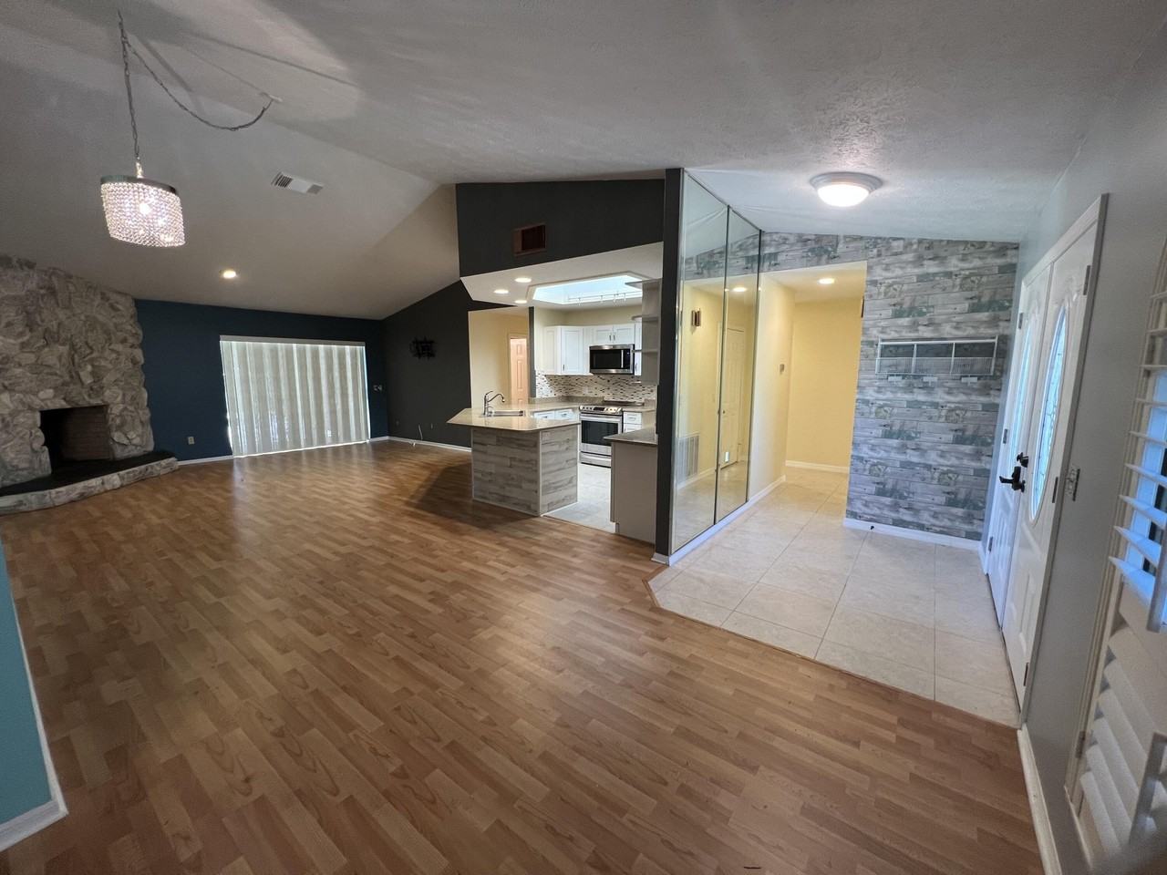 1925 Se Cheltenham St - Photo 2 of 14