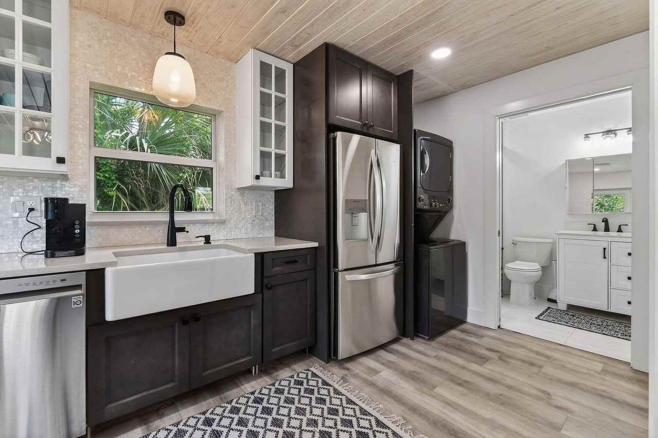 608 Se 5th St - Photo 4 of 19