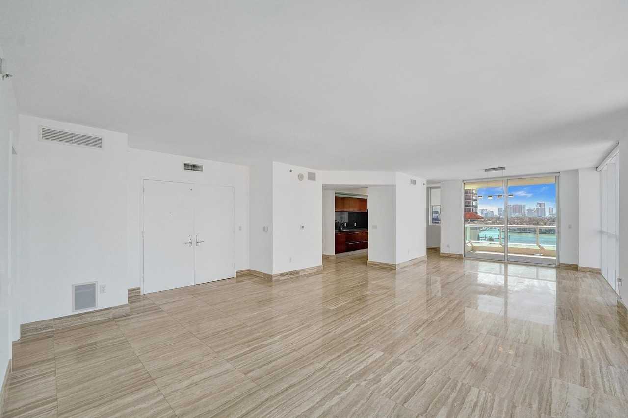 101 S Fort Lauderdale Beach Blvd #806 - Photo 7 of 50