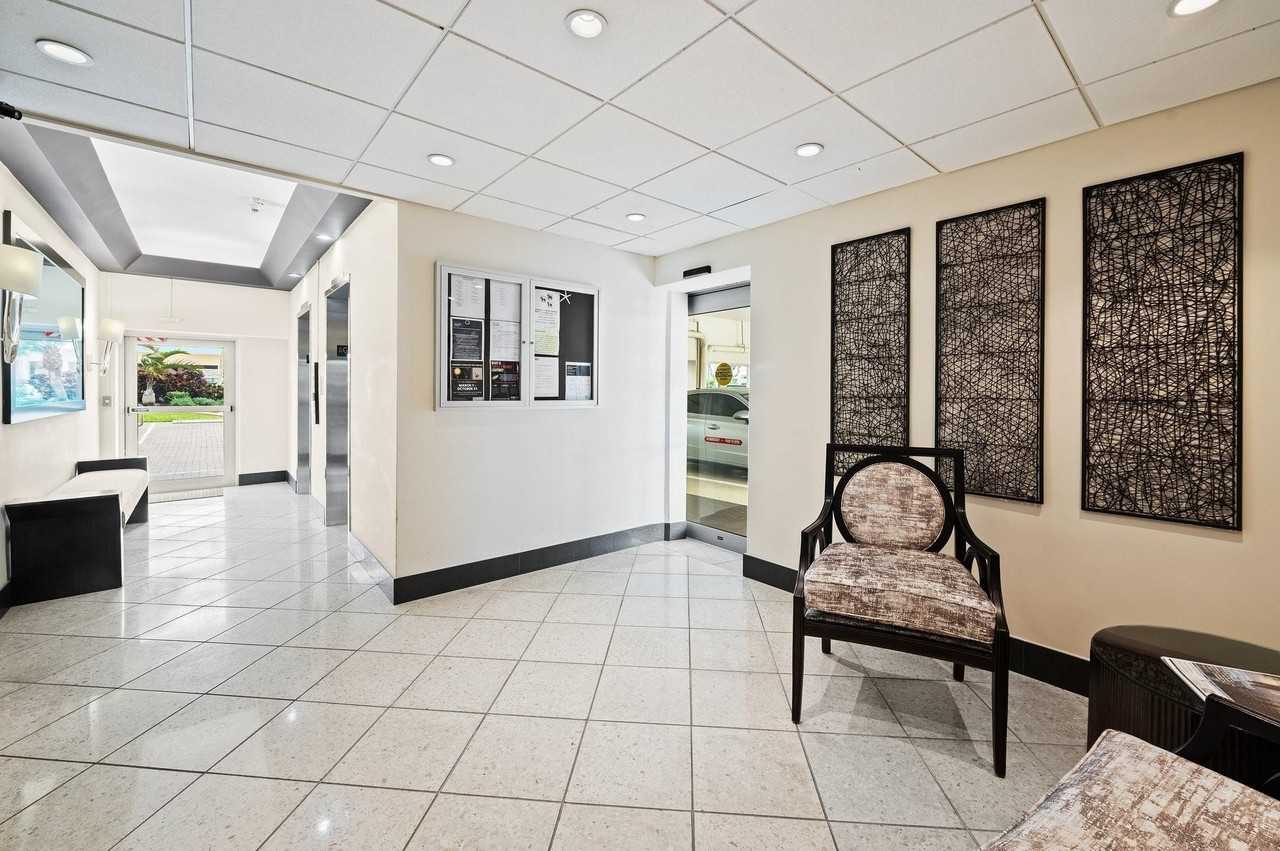 1050 Hillsboro Mile #203W - Photo 3 of 30